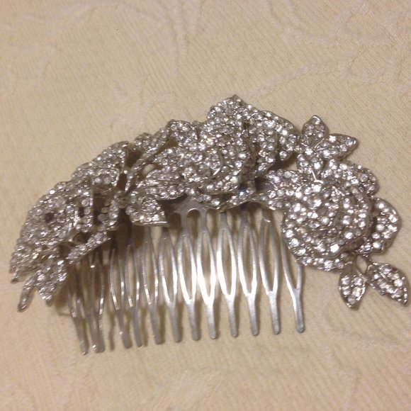 Bundle deal: (2) Rhinestone hair combs & (1) Rhinestone barrette - Picture 4 of 7